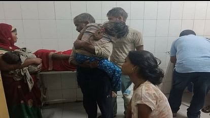 मैनपुरी में बारिश के बीच भरभराकर गिरी दीवार, मलबे में दबकर पांच लोग घायल; दो की हालत नाजुक