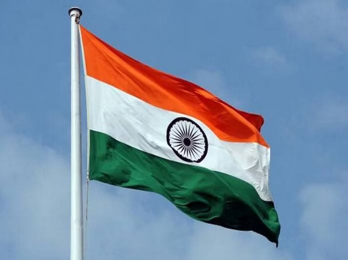 पीलीभीत में आजादी का जश्न मनाने को सज-धजकर शहर हुआ तैयार, पीलीभीत में बिखरी तिरंगे की छटा