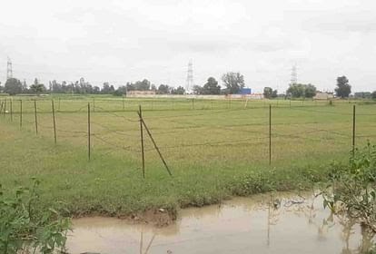 मैनपुरी में दूसरे की जमीन का बन गया मालिक, युवक को फंसाया और 25 लाख में बेच दी,  हकीकत पता चली तो उड़ गए होश