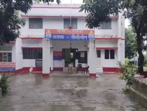 पीलीभीत में शिक्षामित्र ने छात्रा से की छेड़छाड़, कक्षा-7 में पढ़ने वाली छात्रा को छुट्‌टी के बाद रोका, विरोध करने पर पीटा