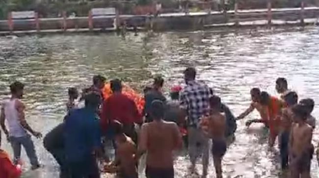मैनपुरी में गणेश विसर्जन के दौरान पांच युवक डूबे, 3 की मौत, एक की हालत गंभीर