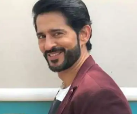 1999 में फिल्म 'वास्तव' से अपना एक्टिंग करियर शुरू करने वाले हितेन आज भी ऑडिशन देते हैं, जानिये