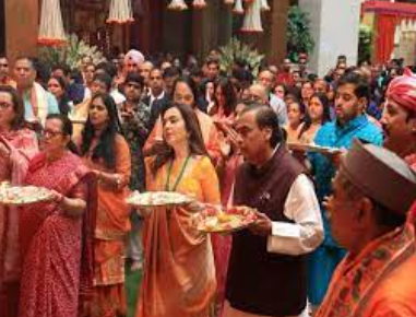 गणेश चतुर्थी के मौके पर अंबानी के बंगले पर पहुंची कई हस्तियां, लिया बप्पा का आशीर्वाद