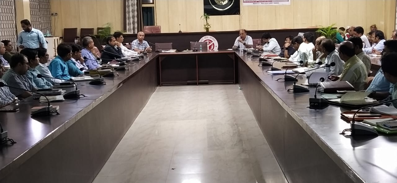 प्रयागराज-मुख्य चिकित्साधिकारी, अपर जिलाधिकारी वित्त एवं राजस्व ने विशेष संचारी रोग नियंत्रण, दस्तक एवं डेंगू नियंत्रण अभियान की समीक्षा की