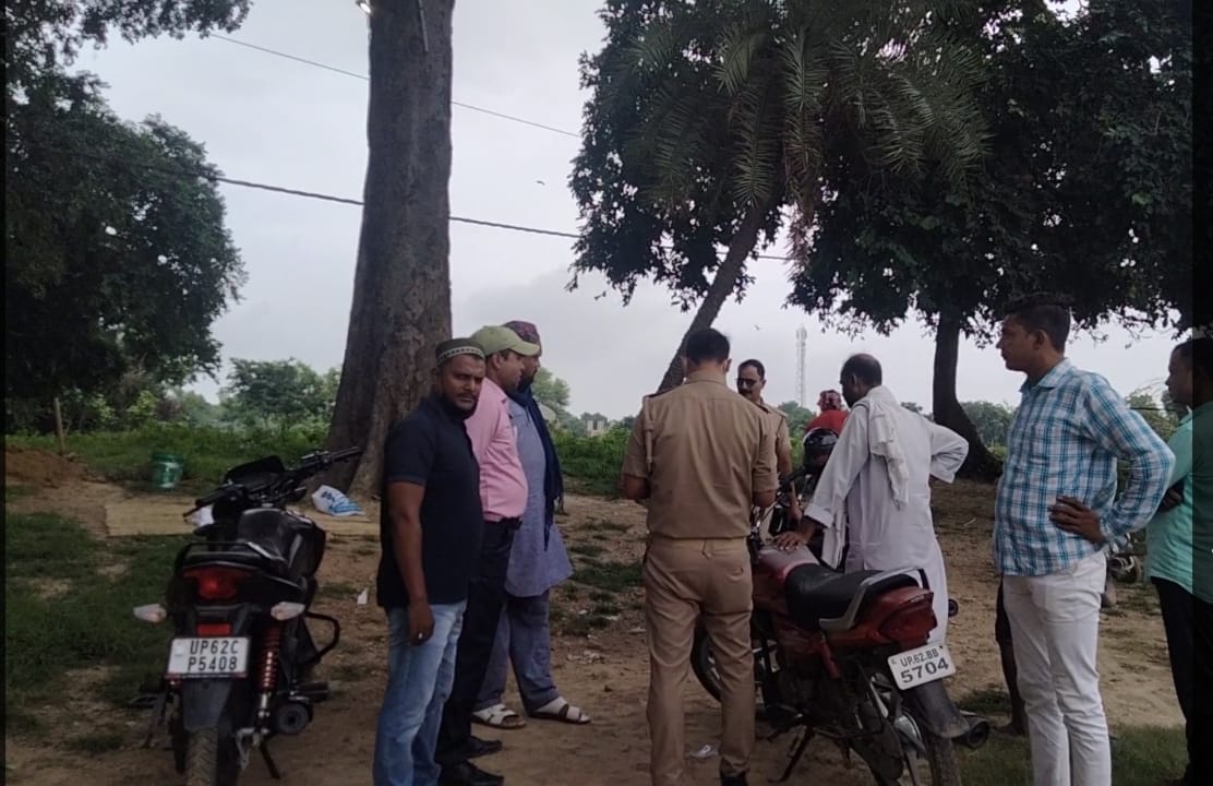 जौनपुर/सिकरारा: मुस्लिम लावारिश लाश को दफनाने का नेक काम किया इंतेजामिया कमेटी ने