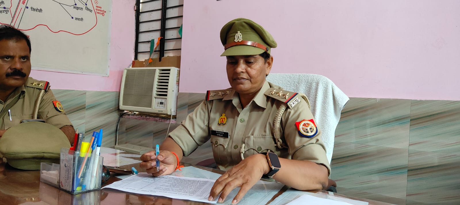 बरेली - भमौरा थाने में इंस्पेक्टर परमेश्वरी ने संभाला चार्ज महिलाओं का उत्पीड़न रोकना पहली प्राथमिकता ।