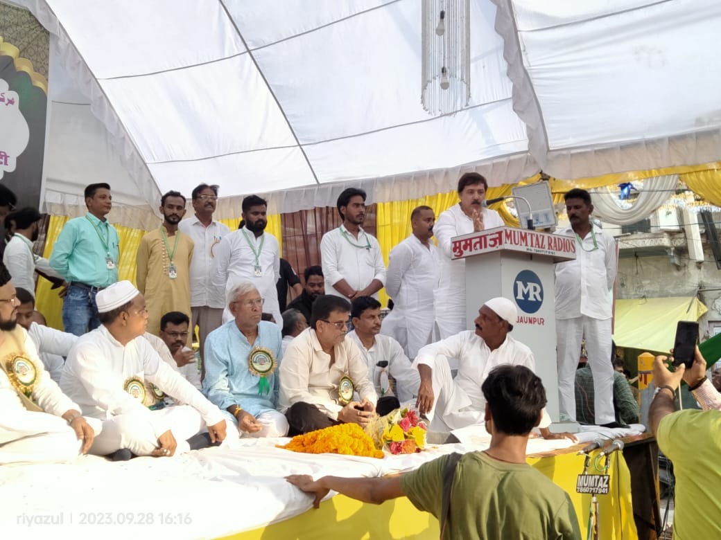 जौनपुर:अपने पूरे शानो शौकत से मनाया गया जश्ने ईद ए मिलाद उल नबी