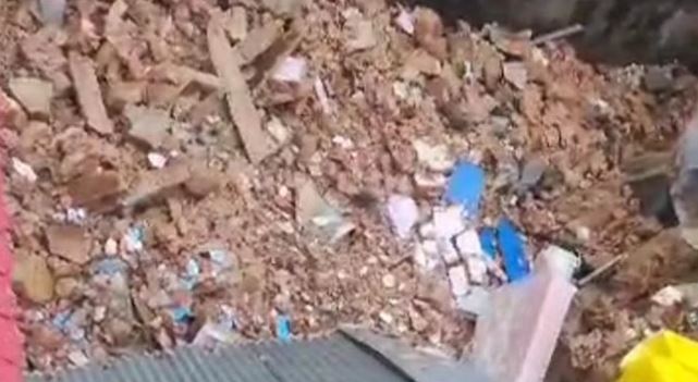 मैनपुरी की बारिश ने मचाई तबाही, इंटर कॉलेज का कमरा गिरा, कच्चा मकान भी हुआ धराशायी