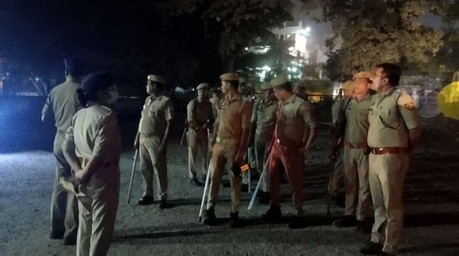 पीलीभीत में प्राइवेट बैंक कर्मी का खेत में मिला शव, लूटपाट के बाद की गई हत्या