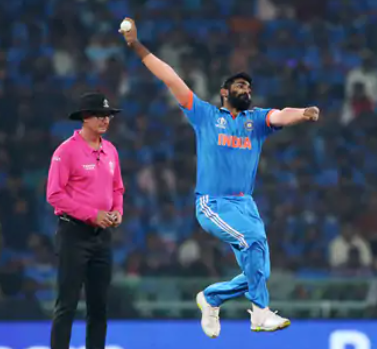 230 रन का टारगेट चेज करने उतरी इंग्लिश टीम 34.5 ओवर में 129 रन पर ऑलआउट हो गई।