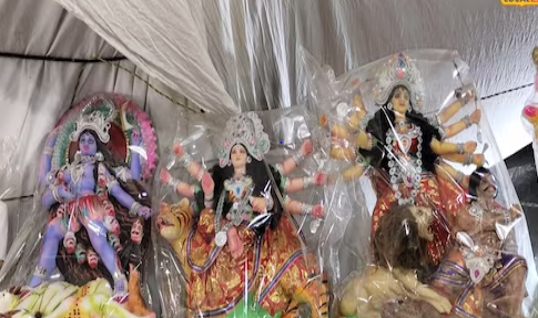 लखनऊ का प्रसिद्ध मूर्ति बाजार लकड़मंडी माता की मूर्तियों से सज गया