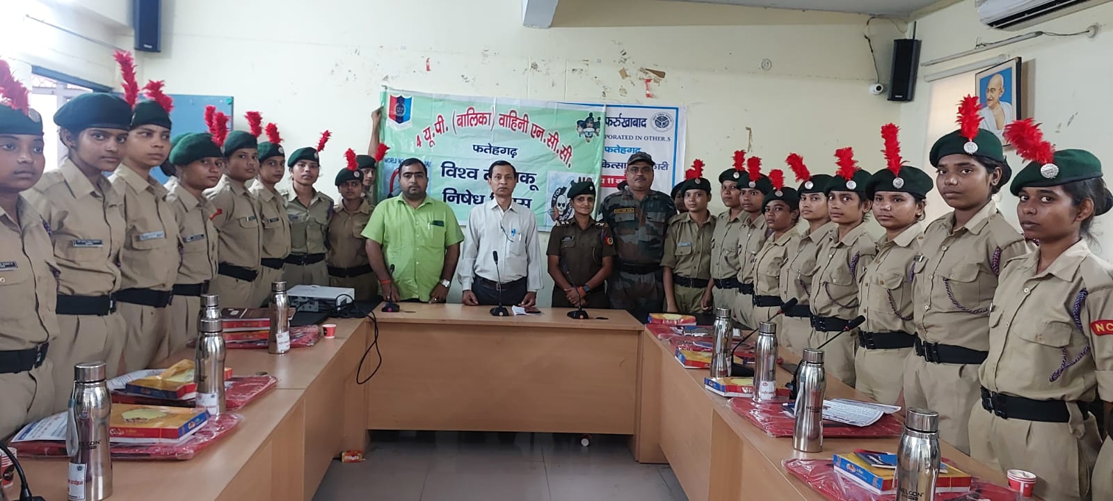 फर्रुखाबाद: एनसीसी कैडेट को तंबाकू नियंत्रण कार्यक्रम के तहत दिया गया प्रशिक्षण,तंबाकू का सेवन व्यक्ति को अंदर से कर देता खोखला-डॉ आरसी माथुर