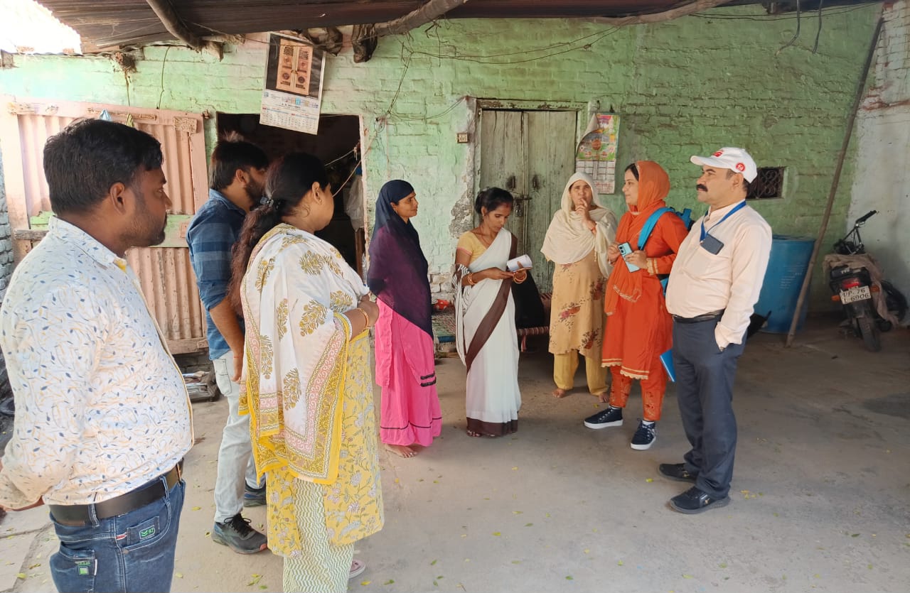 फर्रुखाबाद:मिशन इंद्रधनुष अभियान के तहत बच्चों और गर्भवती महिलाओं को किया जा रहा है प्रतिरक्षित,बच्चे देश का भविष्य टीकाकरण में न करें देरी -सीएमओ