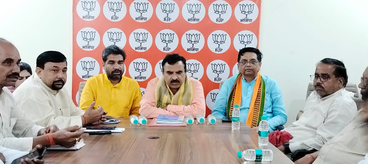 फर्रुखाबाद:कानपुर के निराला नगर मैदान में मुख्यमंत्री एवं प्रदेश अध्यक्ष की उपस्थिति में अनुसूचित वर्ग सम्मेलन को सफल बनाने की बनाई रणनीति