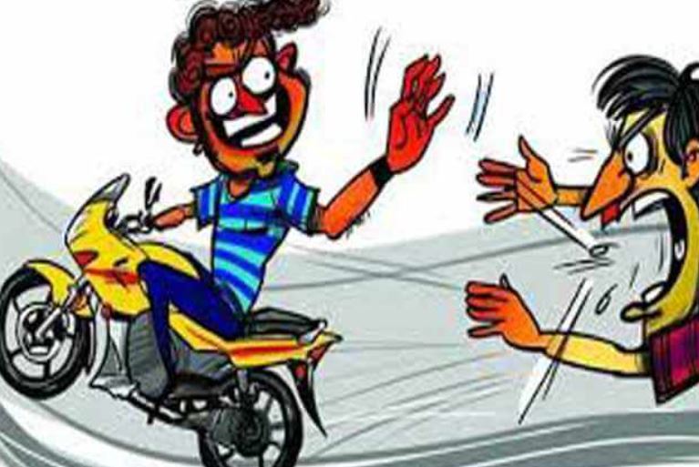 पीलीभीत में मोबाइल छीनने वाले दो आरोपी दबोचे