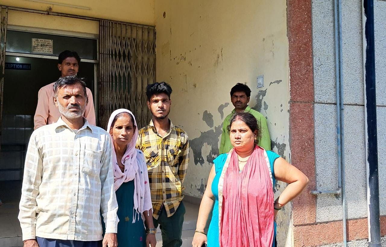 पीलीभीत के जोशीनगर कॉलोनी में फंदे से लटकी मिली युवती