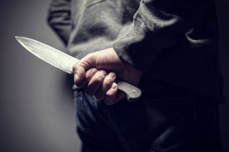 चाकू से वार कर टीचर को उतारा मौत के घाट, अल्लाहु अकबर के नारे