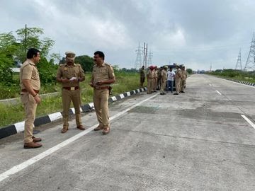 वाराणसी में सड़क हादसा...8 की मौत,पीलीभीत से दर्शन करने आया था परिवार, कार में सिर्फ 3 साल का बच्चा जिंदा मिला