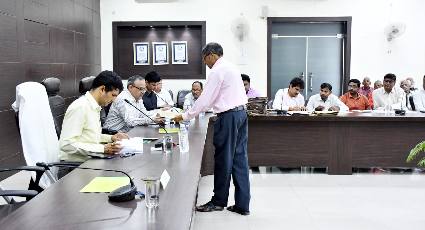प्रयागराज-पेंशन अदालत में कुल 33 वादों को सुना गया, जिनमें से 11 वादों का मौके पर किया गया निस्तारण