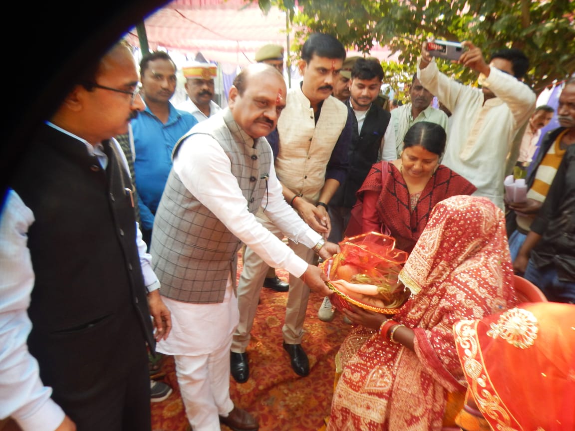 हरदोई:सरकार द्वारा शिशुओं की देखभाल, पोषण तथा शिक्षा पर विशेष जोर दिया जा रहा हैः-सांसद