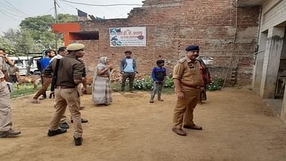 मैनपुरी में युवक की हत्या कर झाड़ियों में फेंकी लाश, हालत देख कांप गए घरवाले; जांच में जुटी पुलिस