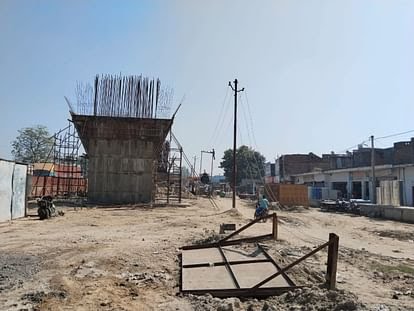 रायबरेली :  गंगा एक्सप्रेस हाईवे मिट्टी धो रहें डंफरो से सड़कों की दुर्दशा ?