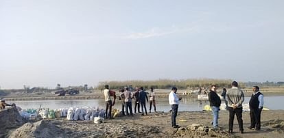 पीलीभीत में ब्रह्मचारी घाट पर कार्तिक पूर्णिमा के स्नान के लिए बनने लगा पुल