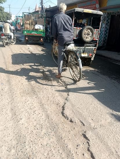 पीलीभीत शहर की सड़कों पर रात का सफर दूभर