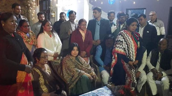 मैनपुरी पहुंची डिंपल यादव, बोलीं-नहीं मिलेगा निमंत्रण तो भी जाएंगे राम मंदिर, सांसदों का निलंबन दुर्भाग्यपूर्ण