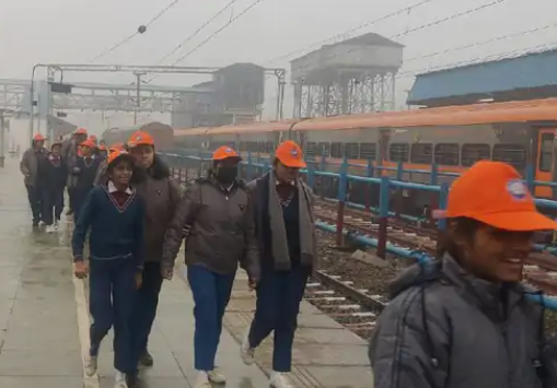 अयोध्या से दिल्ली को चलने वाली वंदे भारत एक्सप्रेस को हरी झंडी दिखाएंगे पीएम मोदी