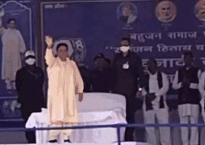 मध्य प्रदेश की 230 सीटों पर हुए चुनाव में बसपा को 3.31 और सपा को 0.46 फीसदी वोट मिले