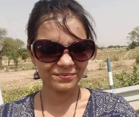 मंगलवार दोपहर को लखनऊ में महिला की गला रेतकर हत्या कर दी गई