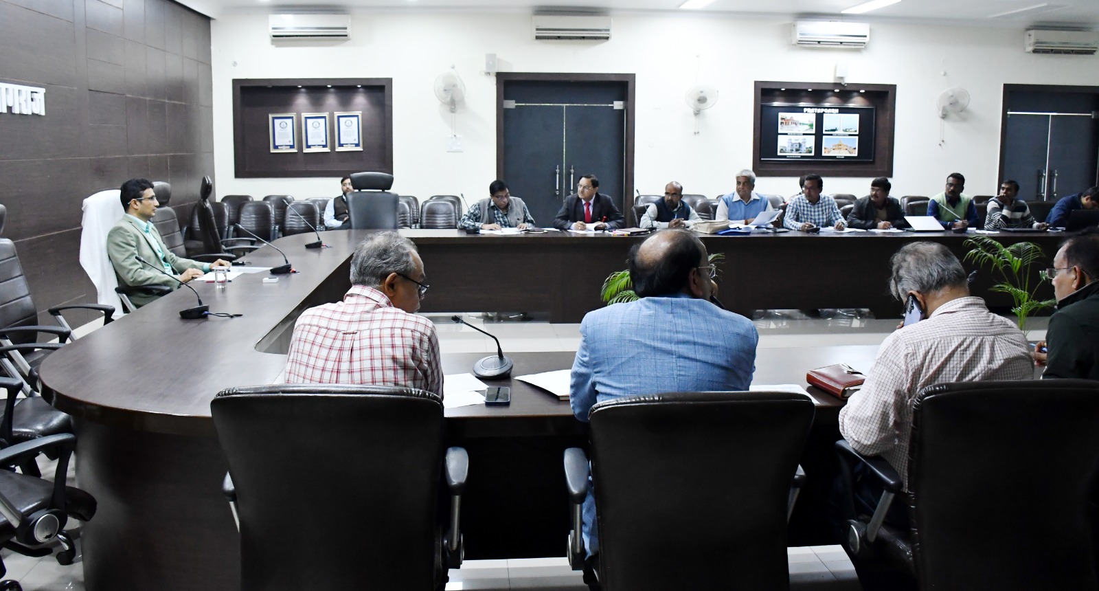 प्रयागराज-मण्डलायुक्त की अध्यक्षता में राष्ट्रीय स्वास्थ्य मिशन के अन्तर्गत संचालित कार्यक्रमों की भौतिक एवं वित्तीय प्रगति समीक्षा बैठक सम्पन्न ।