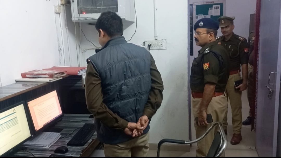 हरदोई :पुलिस अधीक्षक हरदोई द्वारा थाना बेनीगंज का आकस्मिक निरीक्षण कर व्यवस्था को परखा