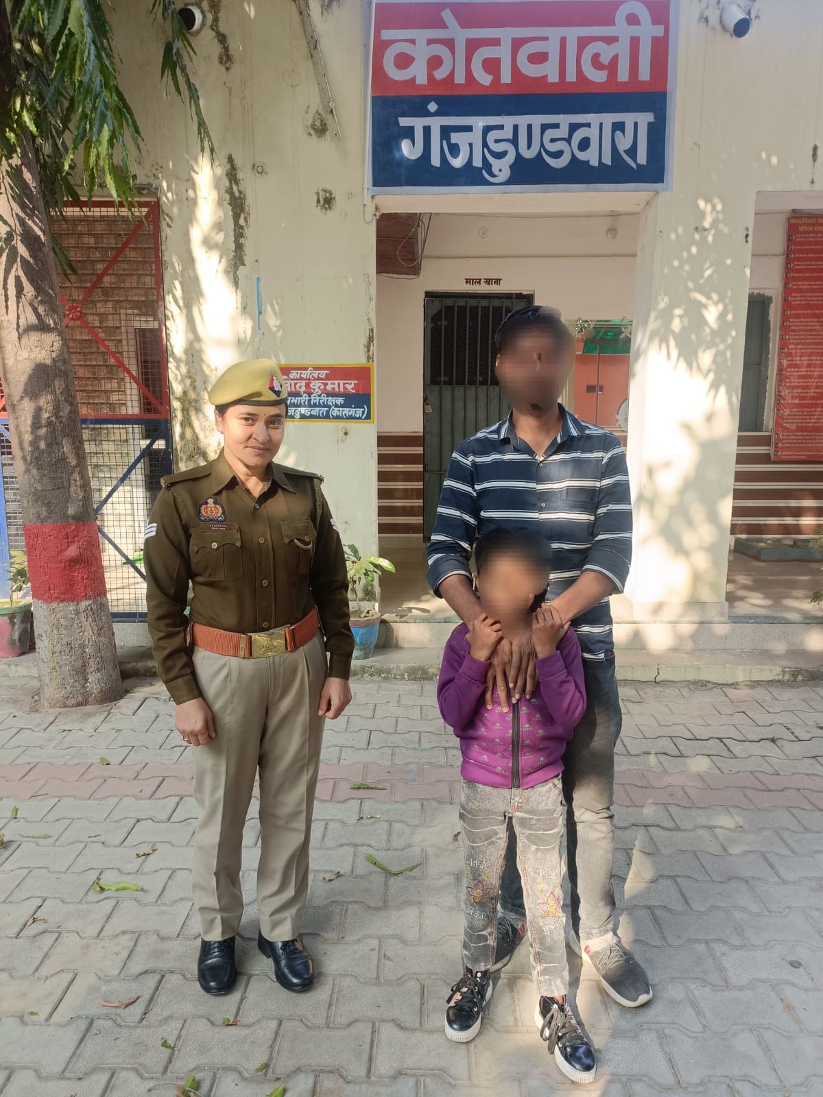 कासगंज :गंजडुंडवारा पुलिस ने किया मंद बुद्धि बालक को परिजनों के हवाले
