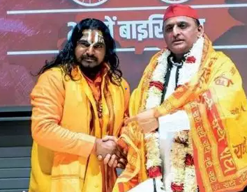 लाल टोपी में करेंगे रामलला के दर्शन सपा मुखिया अखिलेश यादव