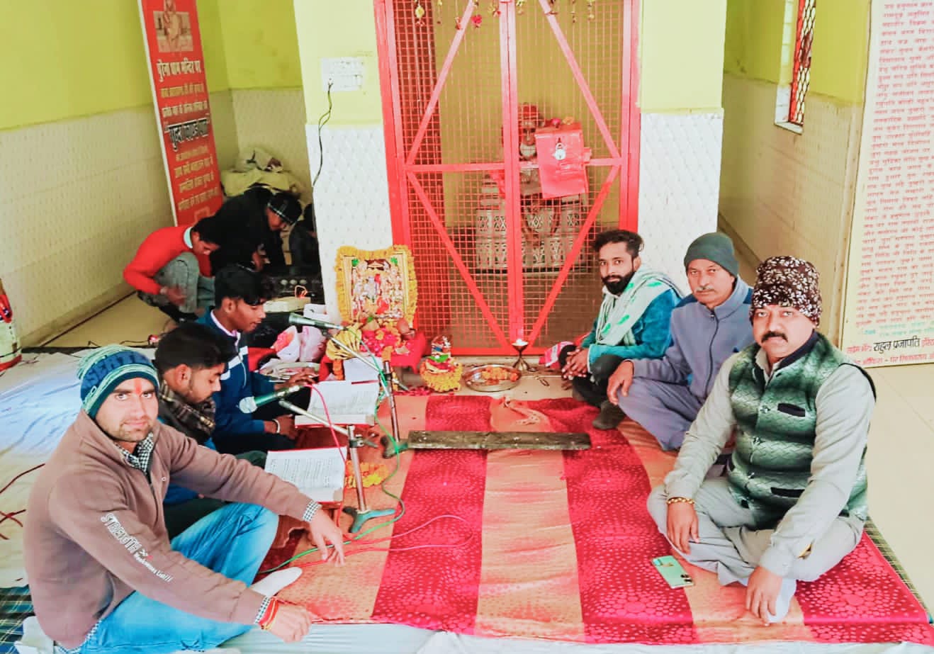 बरेली - विश्व हिंदू परिषद बजरंग दल के द्वारा किया गया रामचरितमानस पाठ का आयोजन।