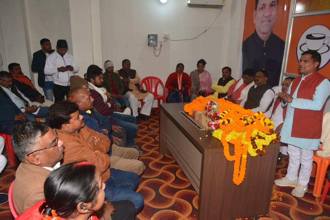 ग़ाज़ीपुर :तीसरी बार लगातार जिला अध्यक्ष बनाए जाने पर डॉ. नरेंद्र पटेल का हुआ भव्य स्वागत