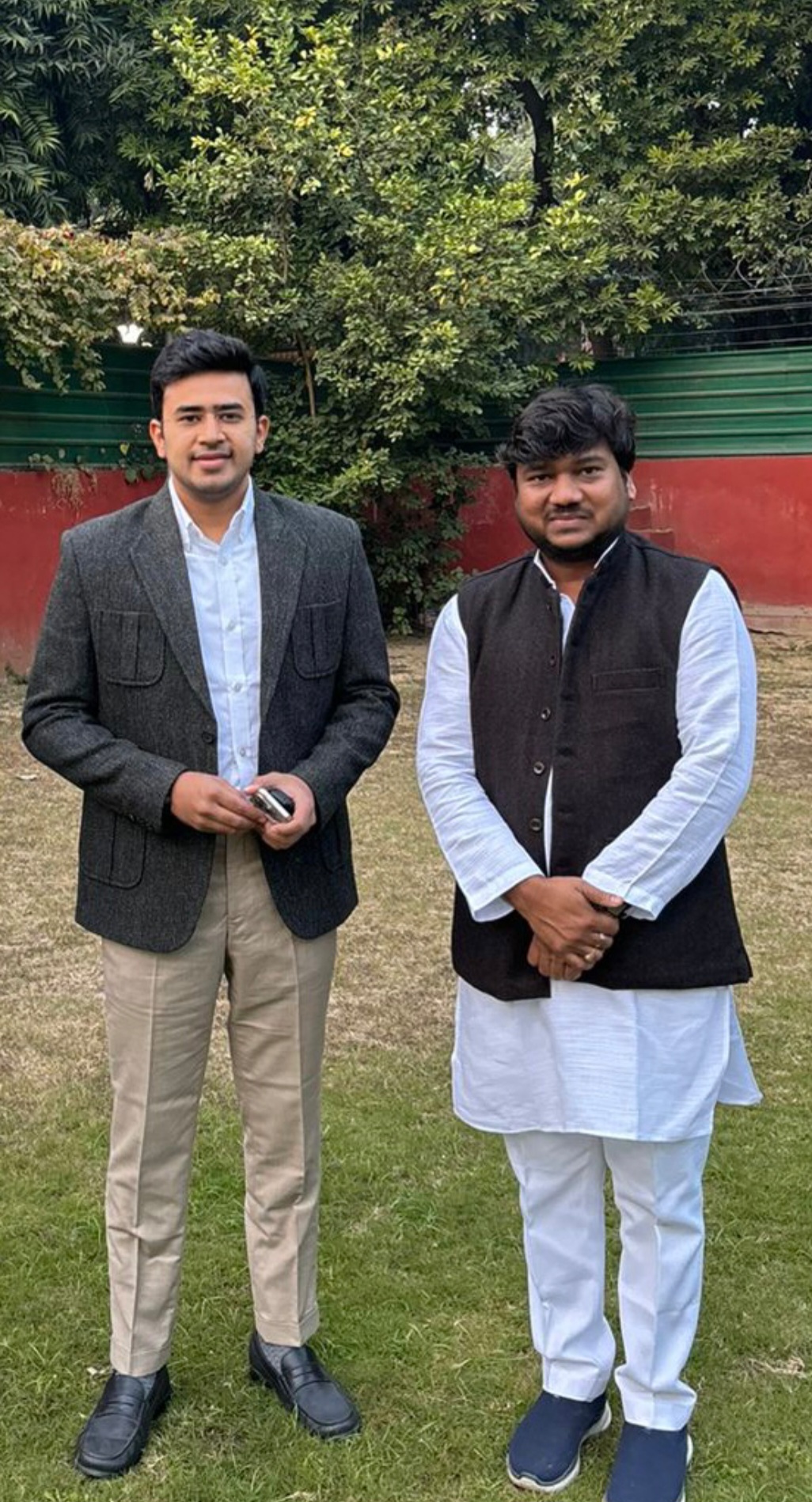 फ़र्रूख़ाबाद : भाजपा राष्ट्रीय अध्यक्ष युवा मोर्चा तेजस्वी सूर्या से विकास राजपूत ने की मुलाकात युवाओं के भविष्य की चर्चा की
