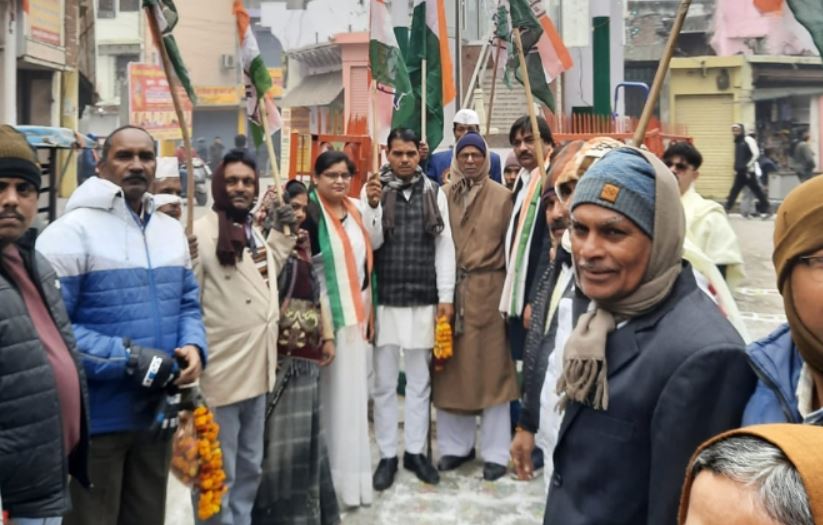 कासगंज जनपद में कांग्रेस कमेटी के पदाधिकारियों के द्वारा किया गया ध्वजा रोहन