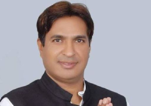 डॉ नवल किशोर शाक्य बने समाजवादी पार्टी के लोकसभा प्रत्याशी: डॉ. नवल किशोर शाक्य कैंसर सर्जन हैं