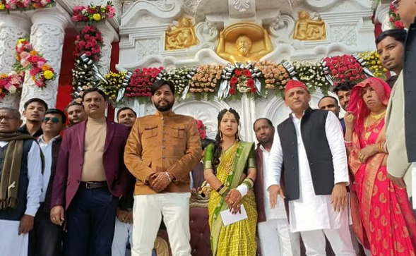 मैनपुरी पहुंचे अखिलेश यादव: बोले- किसानों की आय दोगुना करने का दावा खोखला, जनता चुनाव में भाजपा को सिखाएगी सबक