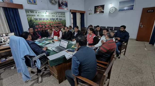 पीलीभीत में गन्ना खत्म होने पर किसानों का सट्टा बंद किया जाए : डीसीओ