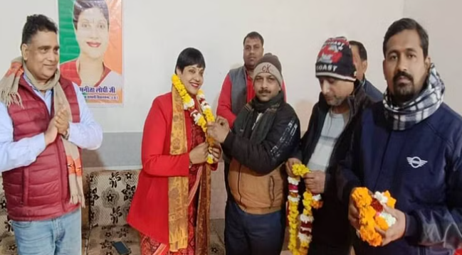 कासगंज में राजनैतिक प्रतिद्वंदिता में भाजपा नेताओं के दो पक्ष आमने-सामने, पूर्व विधायक की गाड़ी पर फायरिंग