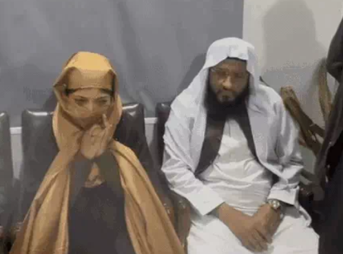 कुरान की आयतें समझकर भीड़ ने एक महिला पर हमला कर दिया