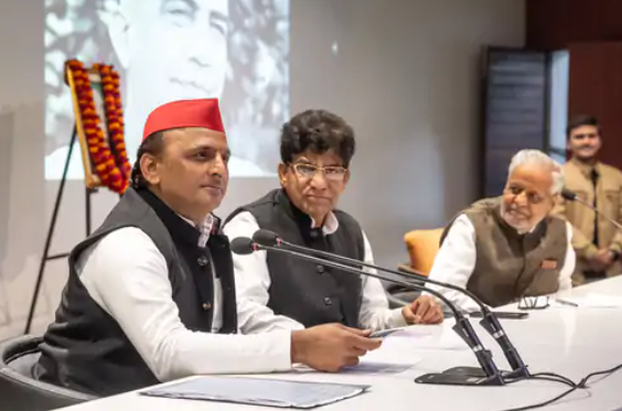BJP के सभी सांसदों का टिकट कटने जा रहा : अखिलेश यादव