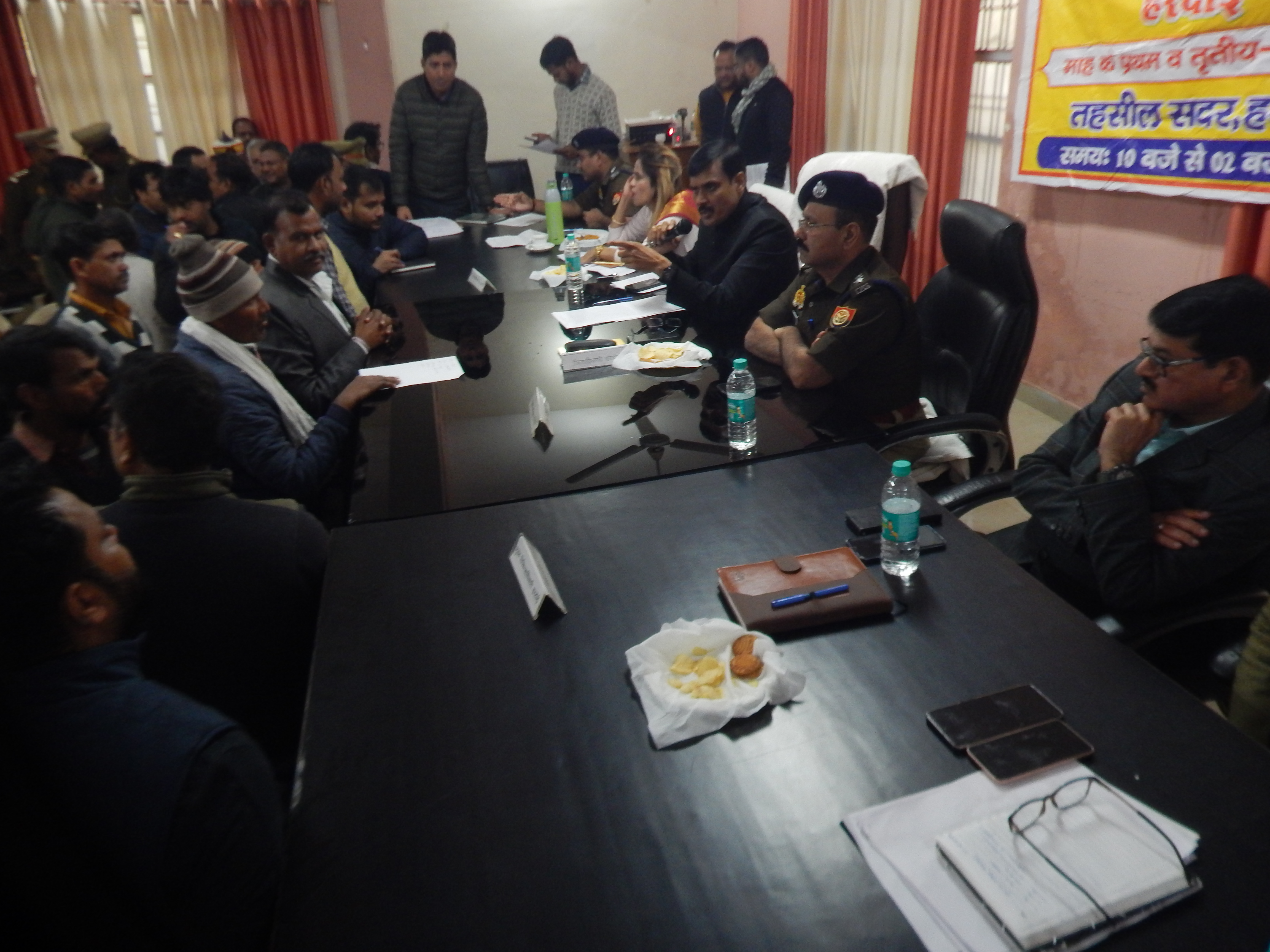 हरदोई:गांवों में सरकारी एवं गरीबों के पट्टे आदि की भूमि पर अवैध कब्जा करने वालों के खिलाफ कड़ी कार्यवाही करते हुए जेल भेजें:- जिलाधिकारी