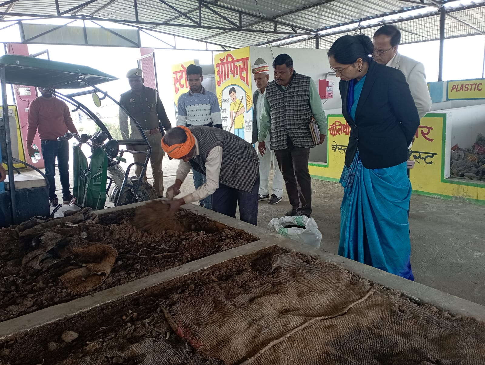 हरदोई : मुख्य विकास अधिकारी ने किया निरीक्षण