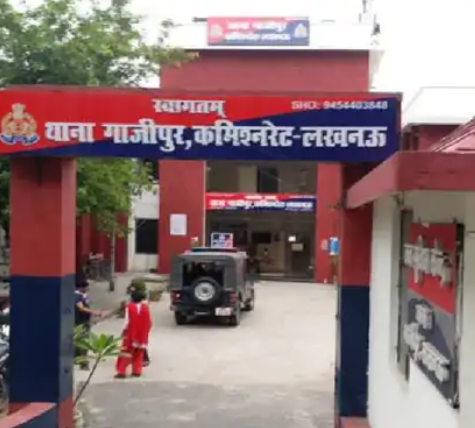 अकबरनगर दुकान टूटने के बाद कर्ज लेकर इलाके दूसरी दुकान खोल ली फर्नीचर व्यापारी मनोज चौहान फांसी पर लटके
