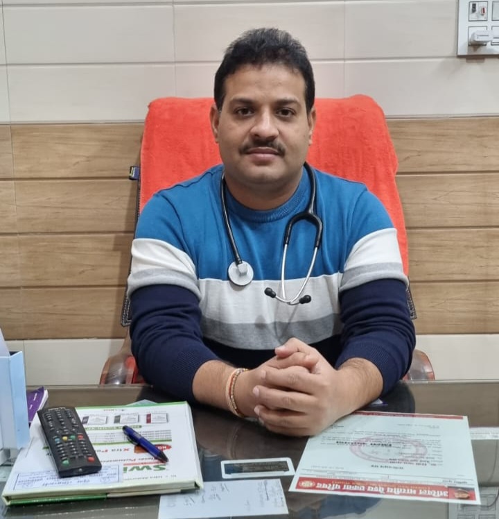 फर्रुखाबाद:बदलती जीवन शैली शादी शुदा जीवन पर डाल रही है प्रभाव शादी शुदा जीवन पर भी दें ध्यान नहीं तो बिखर जायेगा परिवार-डॉ ऋषिनाथ
